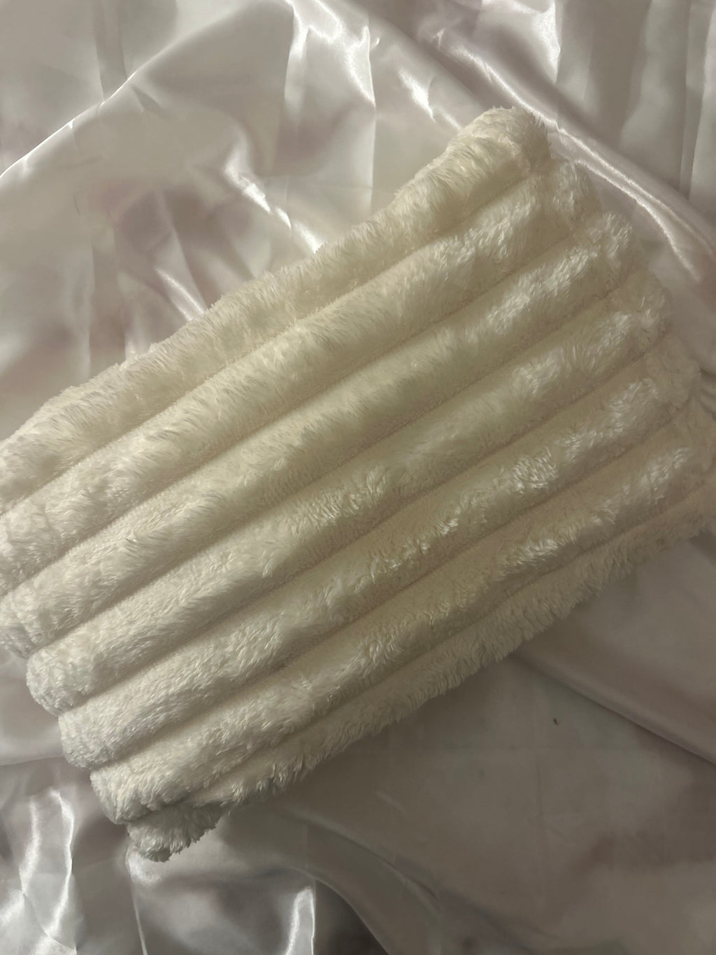 Cloud panel throw